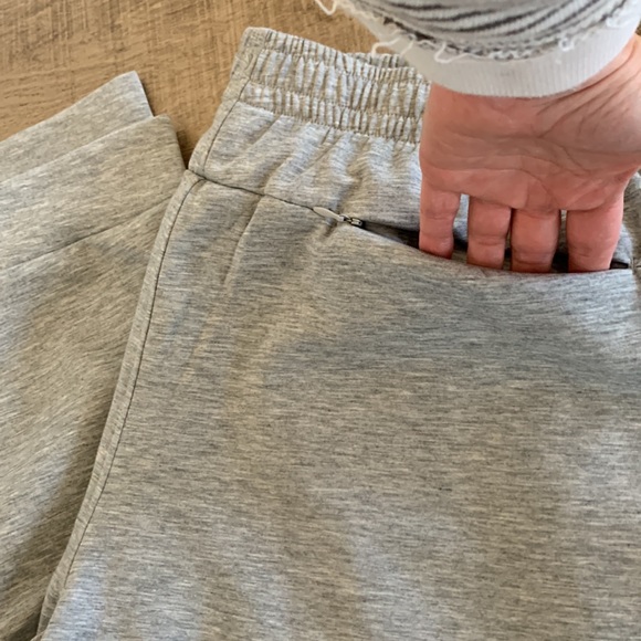 NWT ~ FILA  Jogger Sweatpants Zip Pockets  Heather Gray - Picture 8 of 8